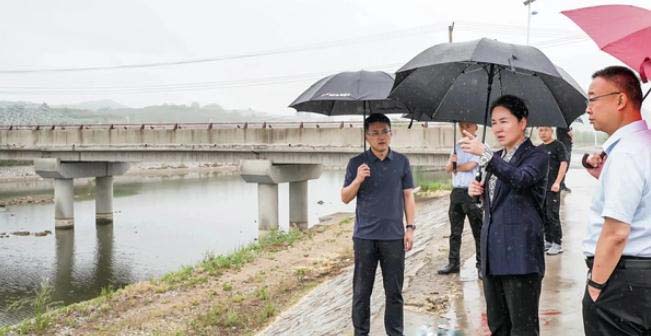 海陽市領導開展社區(qū)“雙報到”和巡河、防汛調研